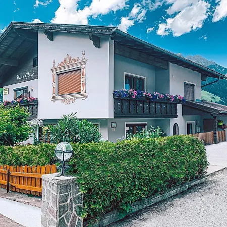 Haus Glueck Stubaital Нойштифт-им-Штубайталь