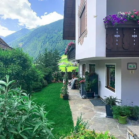 Апартаменты Haus Glueck Stubaital *