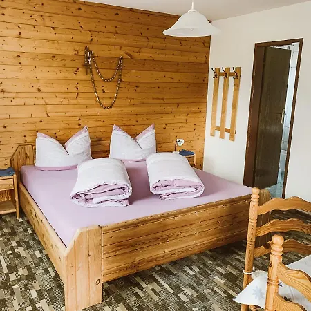 Haus Glueck Stubaital Апартаменты Нойштифт-им-Штубайталь